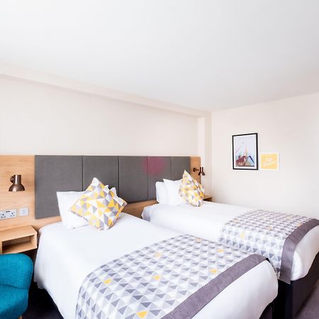 Holiday Inn Coventry M6, J2 By Ihg Bagian luar foto