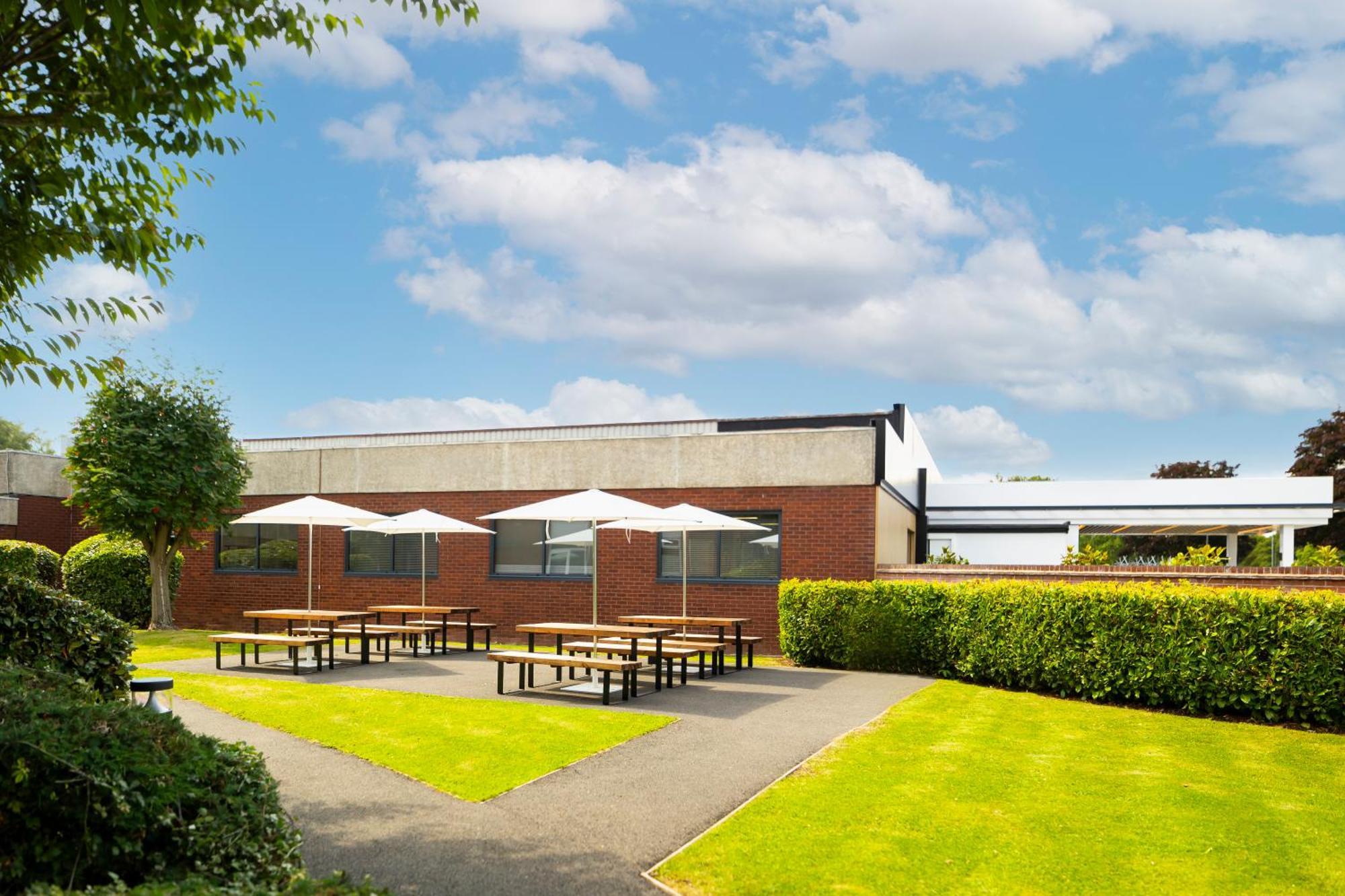 Holiday Inn Coventry M6, J2 By Ihg Bagian luar foto